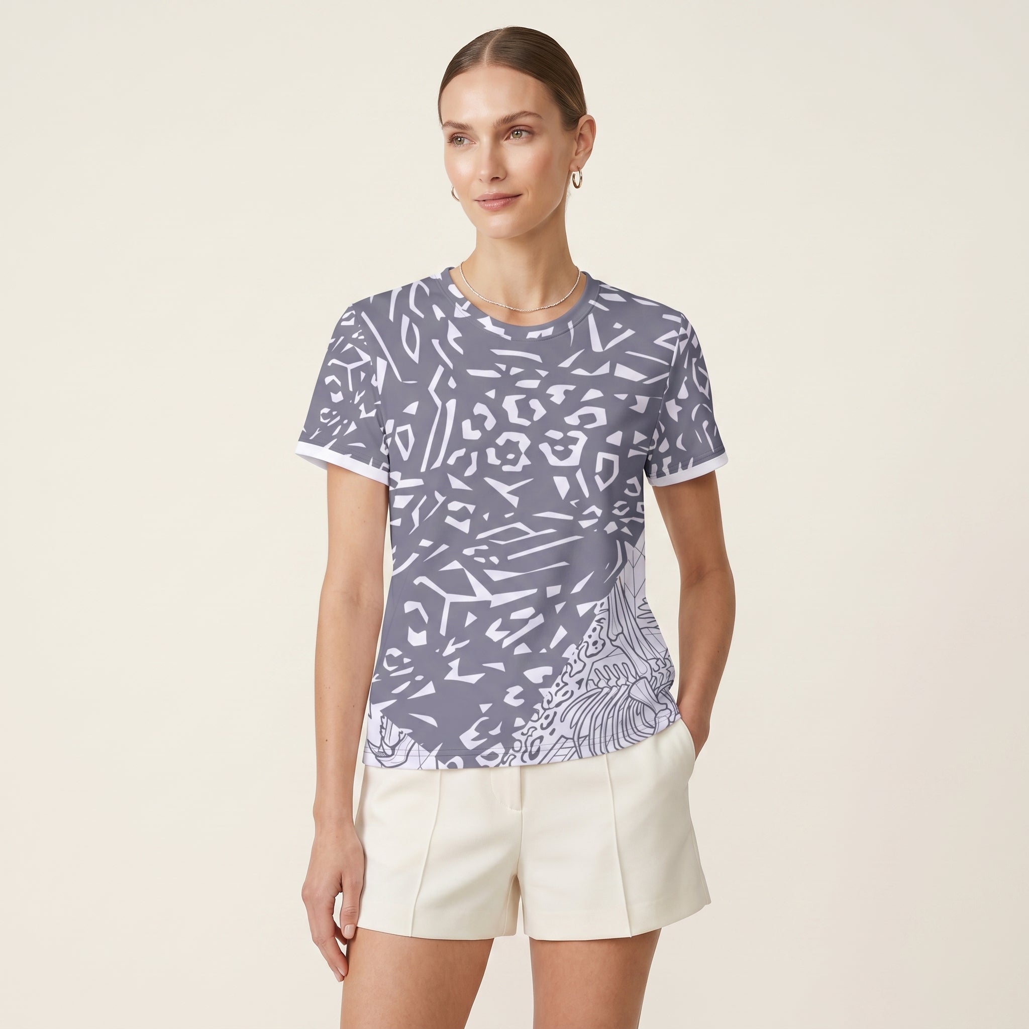 Abstract Leopard Motif Women’s T-Shirt – Minimalist Predator-Inspired Fashion with Conceptual Wildlife Detail