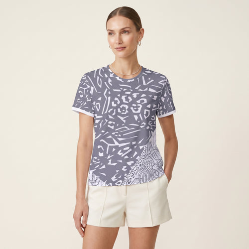 Abstract Leopard Motif Women’s T-Shirt – Minimalist Predator-Inspired Fashion with Conceptual Wildlife Detail